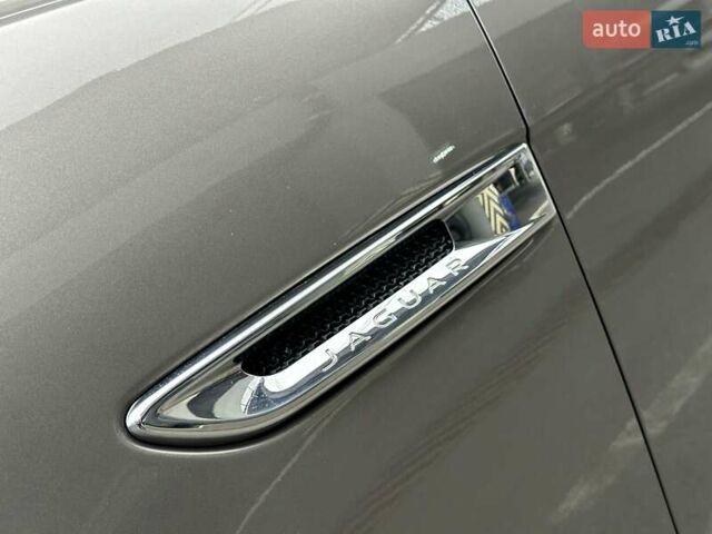 Коричневый Ягуар Ф-Пейс, объемом двигателя 3 л и пробегом 211 тыс. км за 17800 $, фото 24 на Automoto.ua