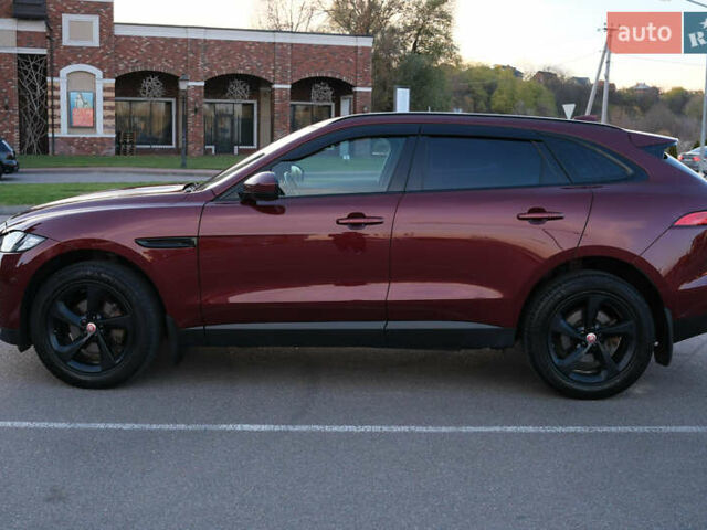 Красный Ягуар Ф-Пейс, объемом двигателя 2 л и пробегом 214 тыс. км за 22500 $, фото 8 на Automoto.ua