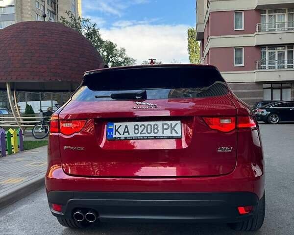 Червоний Ягуар Ф-Пейс, об'ємом двигуна 2 л та пробігом 131 тис. км за 24500 $, фото 4 на Automoto.ua