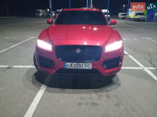 Красный Ягуар Ф-Пейс, объемом двигателя 3 л и пробегом 104 тыс. км за 26500 $, фото 7 на Automoto.ua