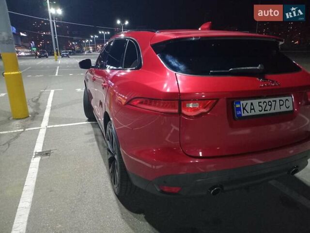 Красный Ягуар Ф-Пейс, объемом двигателя 3 л и пробегом 104 тыс. км за 26500 $, фото 5 на Automoto.ua