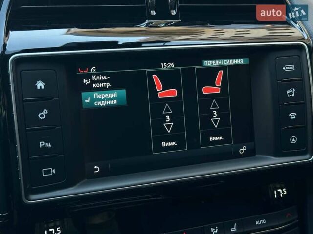 Красный Ягуар Ф-Пейс, объемом двигателя 3 л и пробегом 90 тыс. км за 19999 $, фото 34 на Automoto.ua