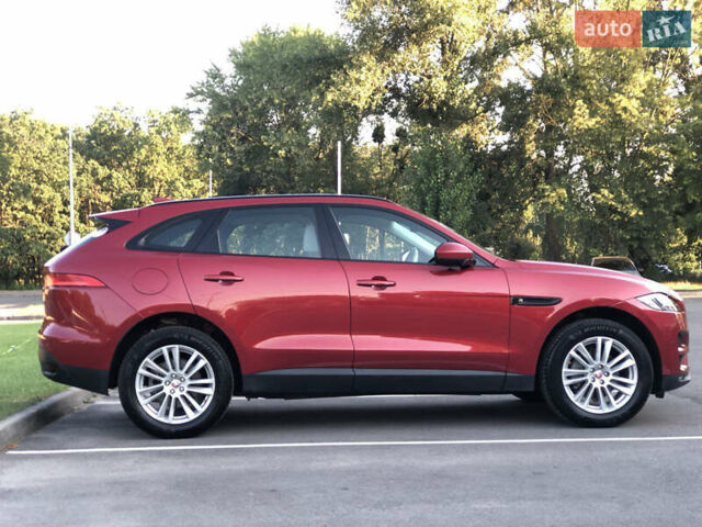 Красный Ягуар Ф-Пейс, объемом двигателя 2 л и пробегом 95 тыс. км за 26500 $, фото 4 на Automoto.ua