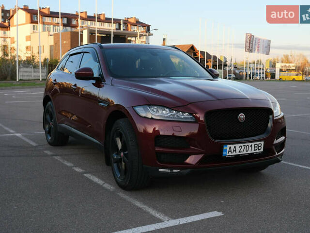 Красный Ягуар Ф-Пейс, объемом двигателя 2 л и пробегом 214 тыс. км за 22500 $, фото 2 на Automoto.ua