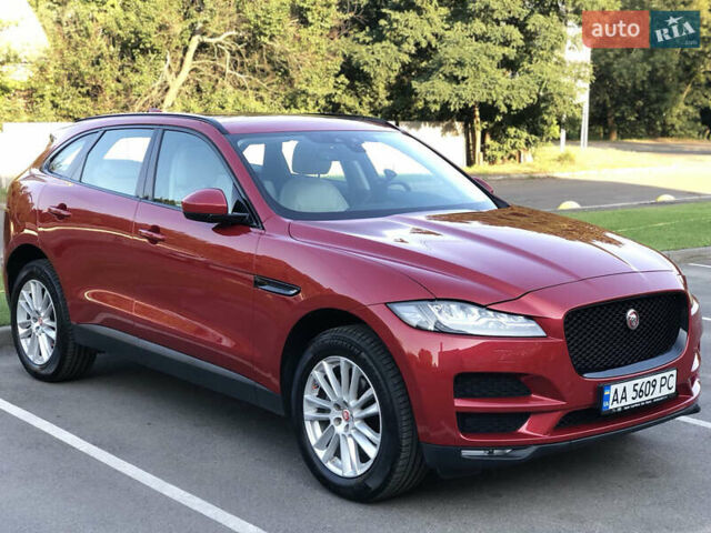 Красный Ягуар Ф-Пейс, объемом двигателя 2 л и пробегом 95 тыс. км за 26500 $, фото 5 на Automoto.ua
