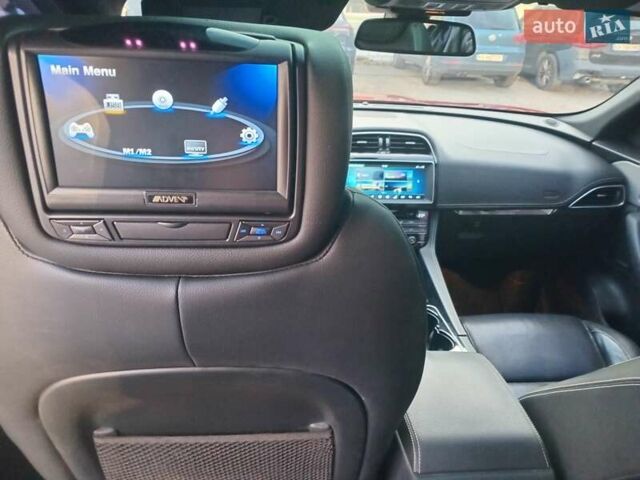 Красный Ягуар Ф-Пейс, объемом двигателя 3 л и пробегом 104 тыс. км за 26500 $, фото 20 на Automoto.ua