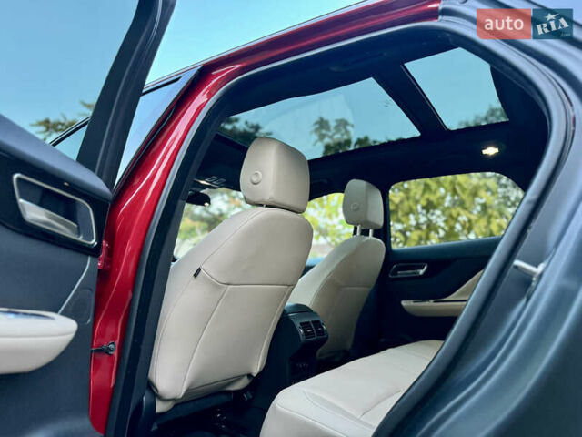 Красный Ягуар Ф-Пейс, объемом двигателя 3 л и пробегом 65 тыс. км за 20000 $, фото 24 на Automoto.ua