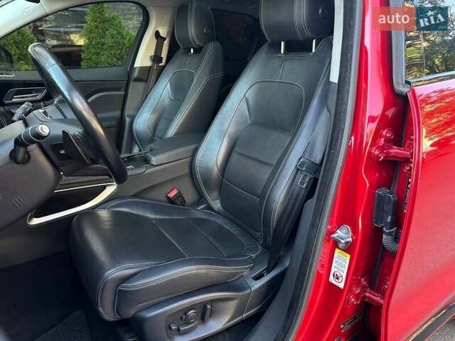 Красный Ягуар Ф-Пейс, объемом двигателя 3 л и пробегом 90 тыс. км за 19999 $, фото 23 на Automoto.ua