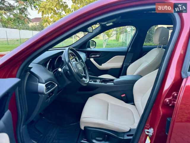 Красный Ягуар Ф-Пейс, объемом двигателя 3 л и пробегом 65 тыс. км за 20000 $, фото 29 на Automoto.ua