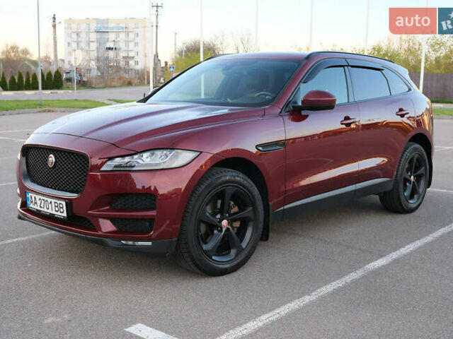Красный Ягуар Ф-Пейс, объемом двигателя 2 л и пробегом 214 тыс. км за 22500 $, фото 5 на Automoto.ua