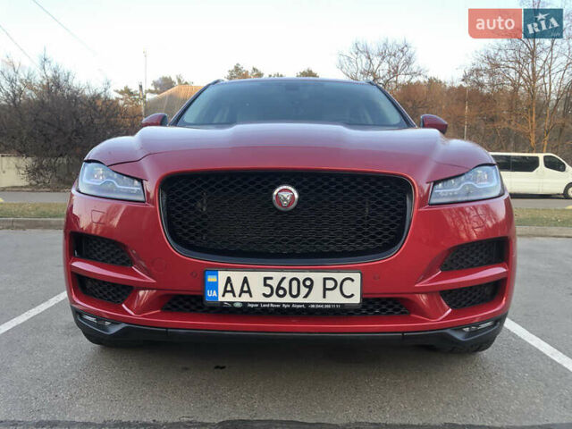 Красный Ягуар Ф-Пейс, объемом двигателя 2 л и пробегом 95 тыс. км за 26500 $, фото 6 на Automoto.ua