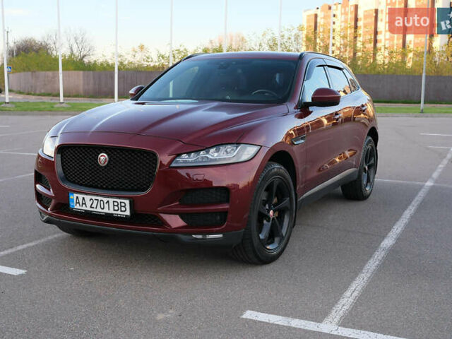 Красный Ягуар Ф-Пейс, объемом двигателя 2 л и пробегом 214 тыс. км за 22500 $, фото 1 на Automoto.ua