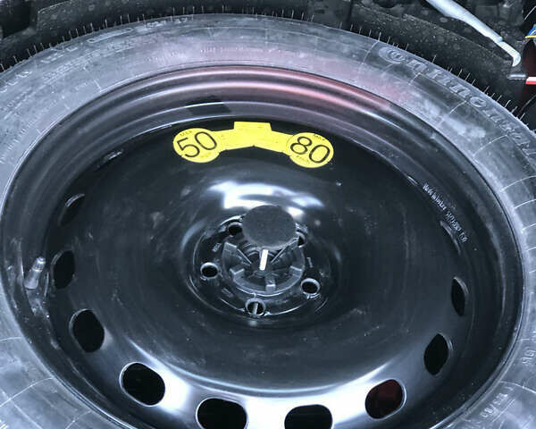 Красный Ягуар Ф-Пейс, объемом двигателя 2 л и пробегом 95 тыс. км за 26500 $, фото 9 на Automoto.ua