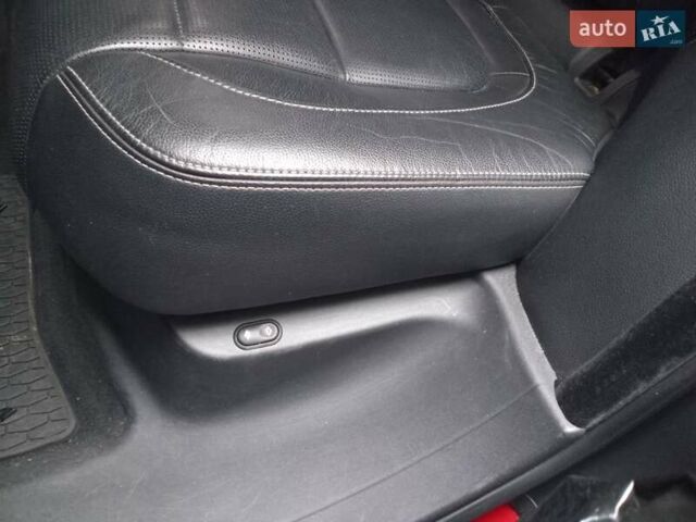 Красный Ягуар Ф-Пейс, объемом двигателя 3 л и пробегом 104 тыс. км за 26500 $, фото 23 на Automoto.ua