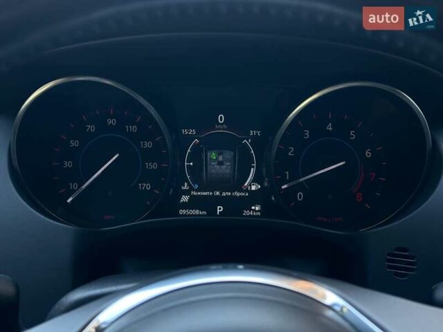 Красный Ягуар Ф-Пейс, объемом двигателя 3 л и пробегом 90 тыс. км за 19999 $, фото 31 на Automoto.ua