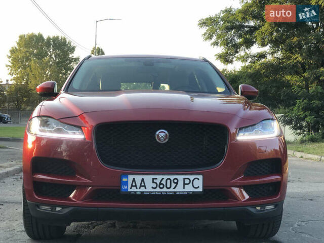 Красный Ягуар Ф-Пейс, объемом двигателя 2 л и пробегом 95 тыс. км за 26500 $, фото 1 на Automoto.ua