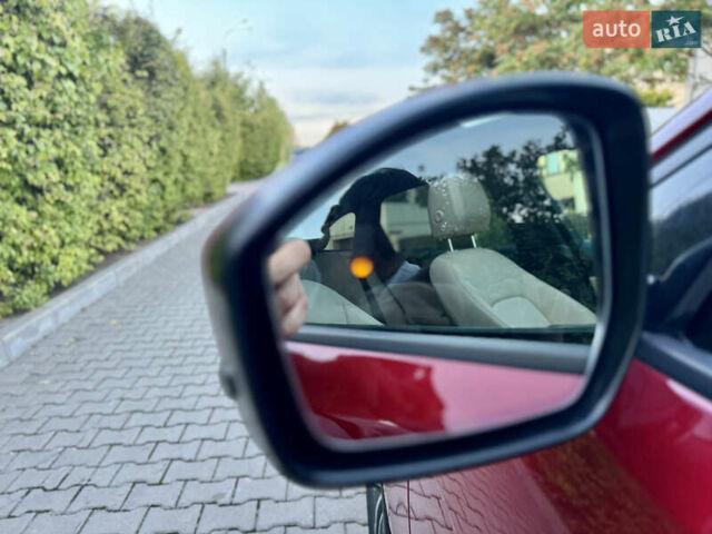 Красный Ягуар Ф-Пейс, объемом двигателя 3 л и пробегом 65 тыс. км за 20000 $, фото 2 на Automoto.ua