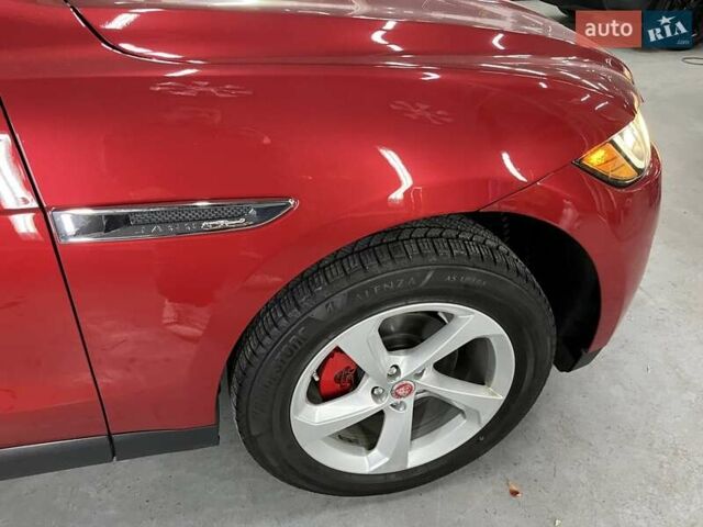 Красный Ягуар Ф-Пейс, объемом двигателя 2 л и пробегом 144 тыс. км за 19500 $, фото 14 на Automoto.ua
