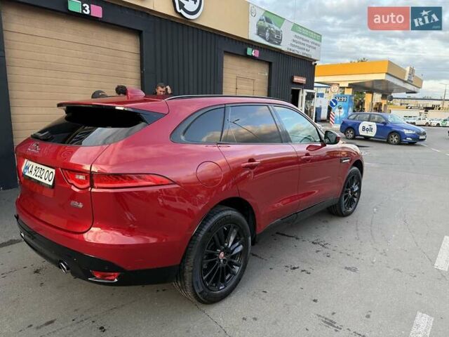 Красный Ягуар Ф-Пейс, объемом двигателя 3 л и пробегом 86 тыс. км за 24000 $, фото 2 на Automoto.ua
