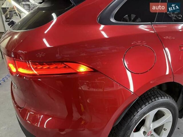 Красный Ягуар Ф-Пейс, объемом двигателя 2 л и пробегом 144 тыс. км за 19500 $, фото 9 на Automoto.ua