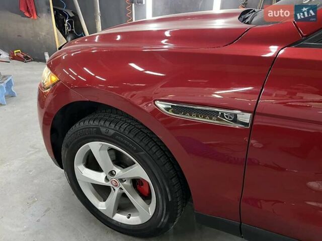 Красный Ягуар Ф-Пейс, объемом двигателя 2 л и пробегом 144 тыс. км за 19500 $, фото 13 на Automoto.ua