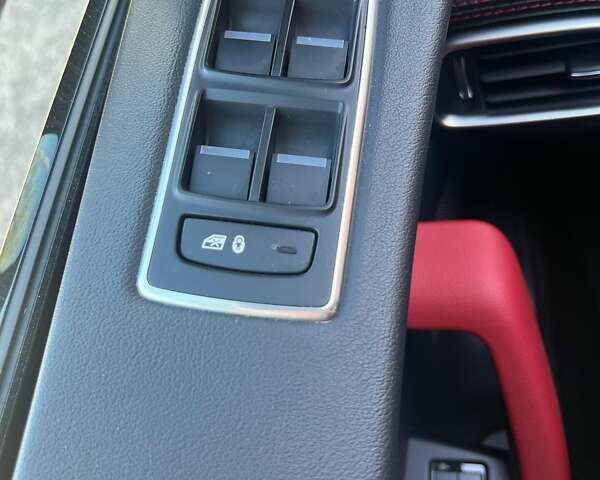 Красный Ягуар Ф-Пейс, объемом двигателя 3 л и пробегом 42 тыс. км за 30999 $, фото 19 на Automoto.ua