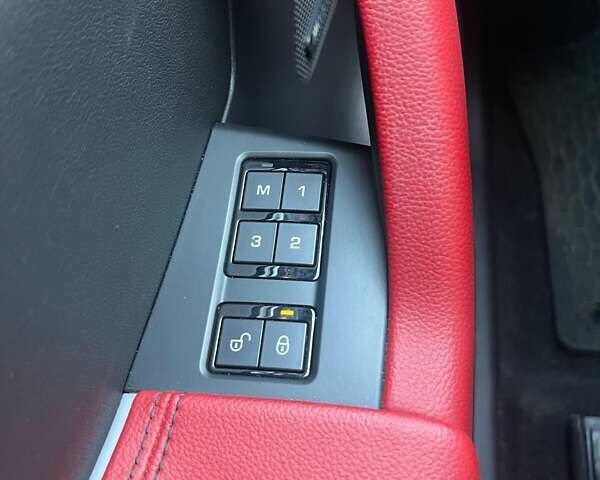 Красный Ягуар Ф-Пейс, объемом двигателя 3 л и пробегом 42 тыс. км за 30999 $, фото 22 на Automoto.ua