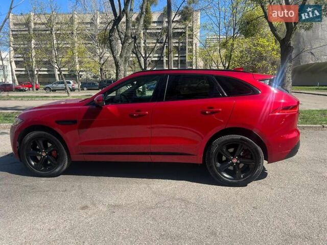 Красный Ягуар Ф-Пейс, объемом двигателя 3 л и пробегом 42 тыс. км за 30999 $, фото 7 на Automoto.ua