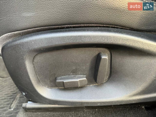 Червоний Ягуар Ф-Пейс, об'ємом двигуна 2 л та пробігом 70 тис. км за 26900 $, фото 29 на Automoto.ua