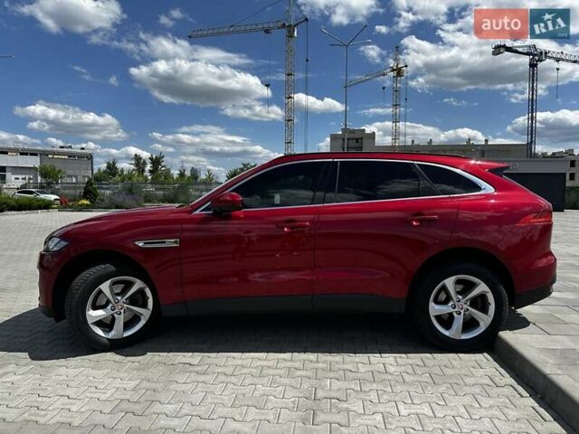 Красный Ягуар Ф-Пейс, объемом двигателя 2 л и пробегом 70 тыс. км за 24500 $, фото 6 на Automoto.ua
