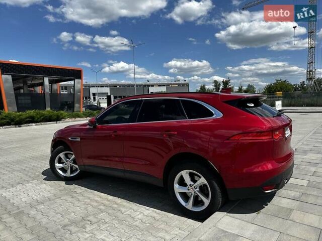 Красный Ягуар Ф-Пейс, объемом двигателя 2 л и пробегом 70 тыс. км за 24500 $, фото 5 на Automoto.ua