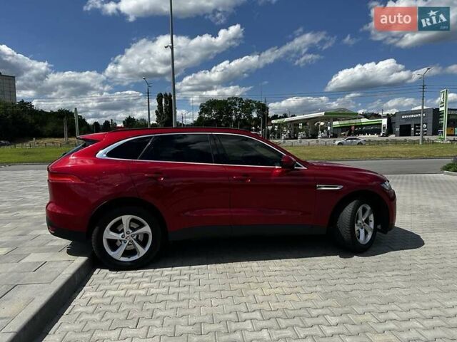 Красный Ягуар Ф-Пейс, объемом двигателя 2 л и пробегом 70 тыс. км за 24500 $, фото 3 на Automoto.ua