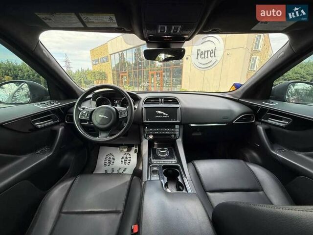 Червоний Ягуар Ф-Пейс, об'ємом двигуна 3 л та пробігом 149 тис. км за 13900 $, фото 16 на Automoto.ua