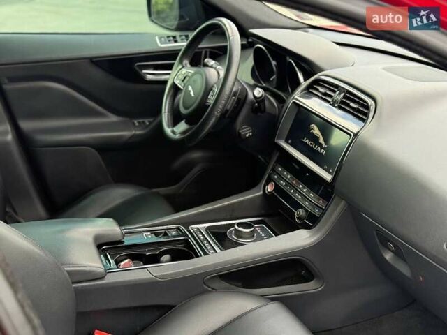 Червоний Ягуар Ф-Пейс, об'ємом двигуна 3 л та пробігом 149 тис. км за 13900 $, фото 15 на Automoto.ua