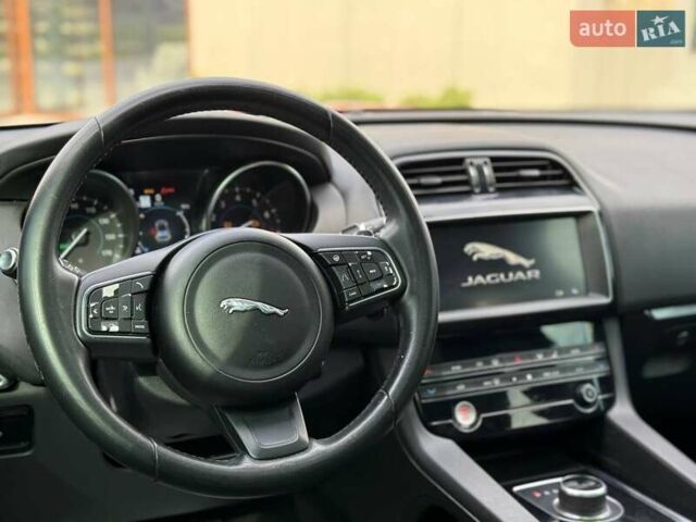 Червоний Ягуар Ф-Пейс, об'ємом двигуна 3 л та пробігом 149 тис. км за 13900 $, фото 18 на Automoto.ua