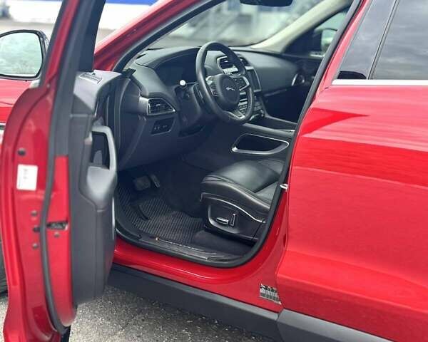Червоний Ягуар Ф-Пейс, об'ємом двигуна 2 л та пробігом 68 тис. км за 34900 $, фото 11 на Automoto.ua