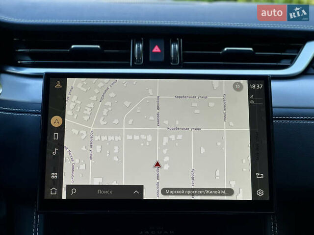 Красный Ягуар Ф-Пейс, объемом двигателя 2 л и пробегом 30 тыс. км за 44000 $, фото 53 на Automoto.ua