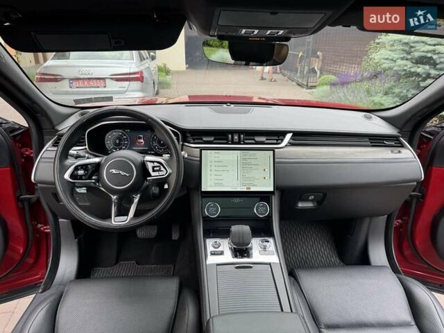 Червоний Ягуар Ф-Пейс, об'ємом двигуна 2 л та пробігом 53 тис. км за 38500 $, фото 21 на Automoto.ua