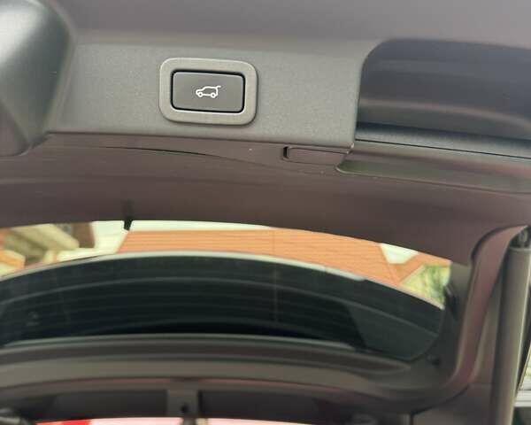 Червоний Ягуар Ф-Пейс, об'ємом двигуна 2 л та пробігом 53 тис. км за 38500 $, фото 23 на Automoto.ua