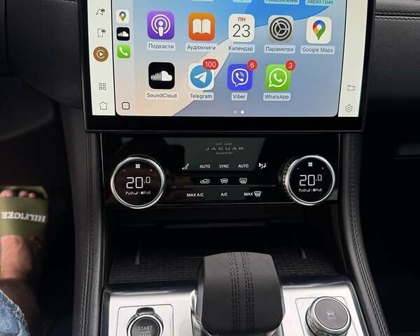 Червоний Ягуар Ф-Пейс, об'ємом двигуна 2 л та пробігом 53 тис. км за 38500 $, фото 30 на Automoto.ua
