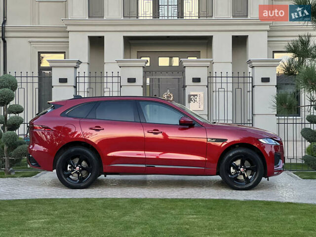 Красный Ягуар Ф-Пейс, объемом двигателя 2 л и пробегом 30 тыс. км за 44000 $, фото 18 на Automoto.ua