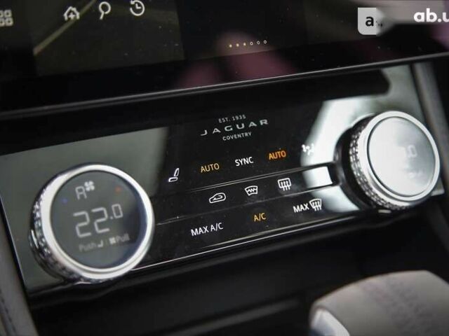 Ягуар Ф-Пейс, объемом двигателя 2 л и пробегом 14 тыс. км за 49000 $, фото 18 на Automoto.ua