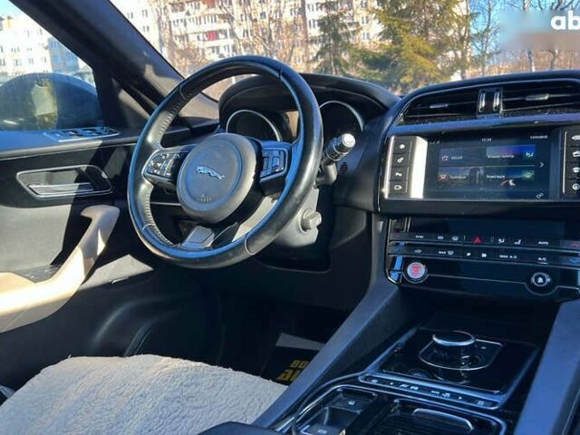 Ягуар Ф-Пейс, объемом двигателя 2 л и пробегом 115 тыс. км за 26999 $, фото 10 на Automoto.ua