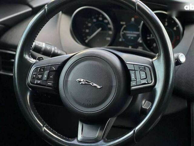 Ягуар Ф-Пейс, объемом двигателя 2 л и пробегом 97 тыс. км за 25500 $, фото 15 на Automoto.ua
