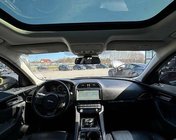 Ягуар Ф-Пейс, объемом двигателя 2 л и пробегом 119 тыс. км за 21500 $, фото 14 на Automoto.ua
