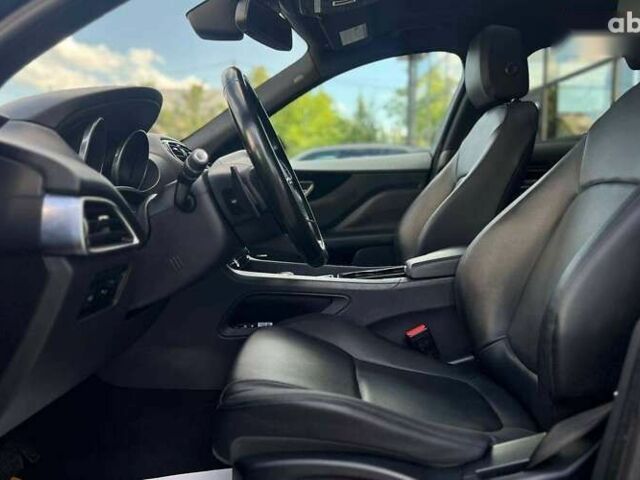 Ягуар Ф-Пейс, объемом двигателя 2 л и пробегом 97 тыс. км за 25500 $, фото 11 на Automoto.ua