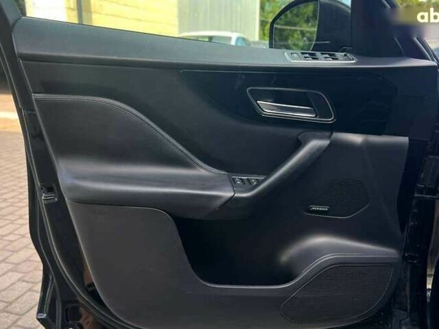 Ягуар Ф-Пейс, объемом двигателя 2 л и пробегом 97 тыс. км за 25500 $, фото 8 на Automoto.ua