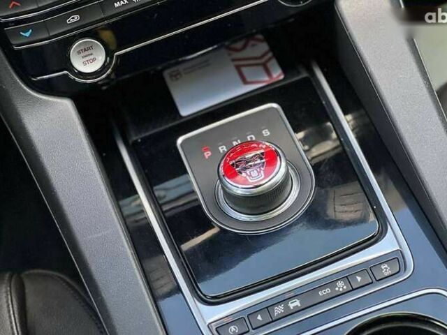 Ягуар Ф-Пейс, объемом двигателя 2 л и пробегом 97 тыс. км за 25500 $, фото 18 на Automoto.ua