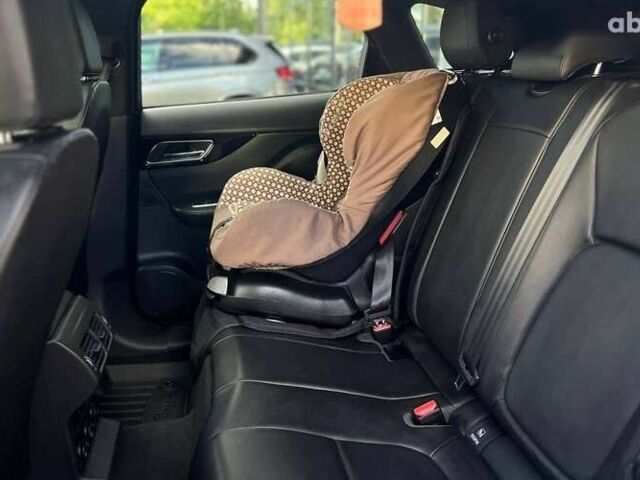 Ягуар Ф-Пейс, объемом двигателя 2 л и пробегом 97 тыс. км за 25500 $, фото 22 на Automoto.ua