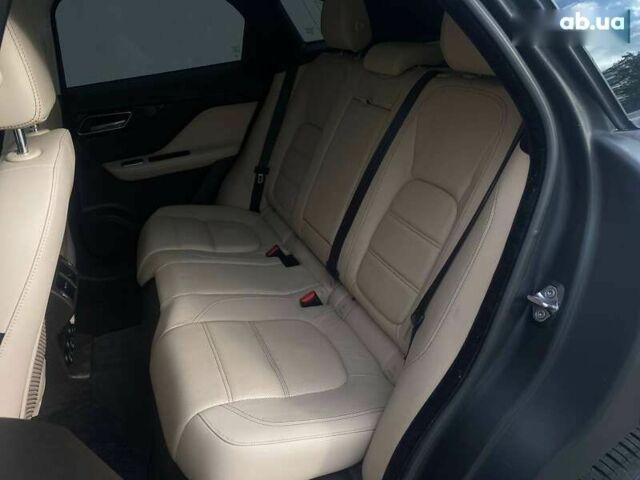 Ягуар Ф-Пейс, объемом двигателя 2 л и пробегом 49 тыс. км за 23490 $, фото 18 на Automoto.ua